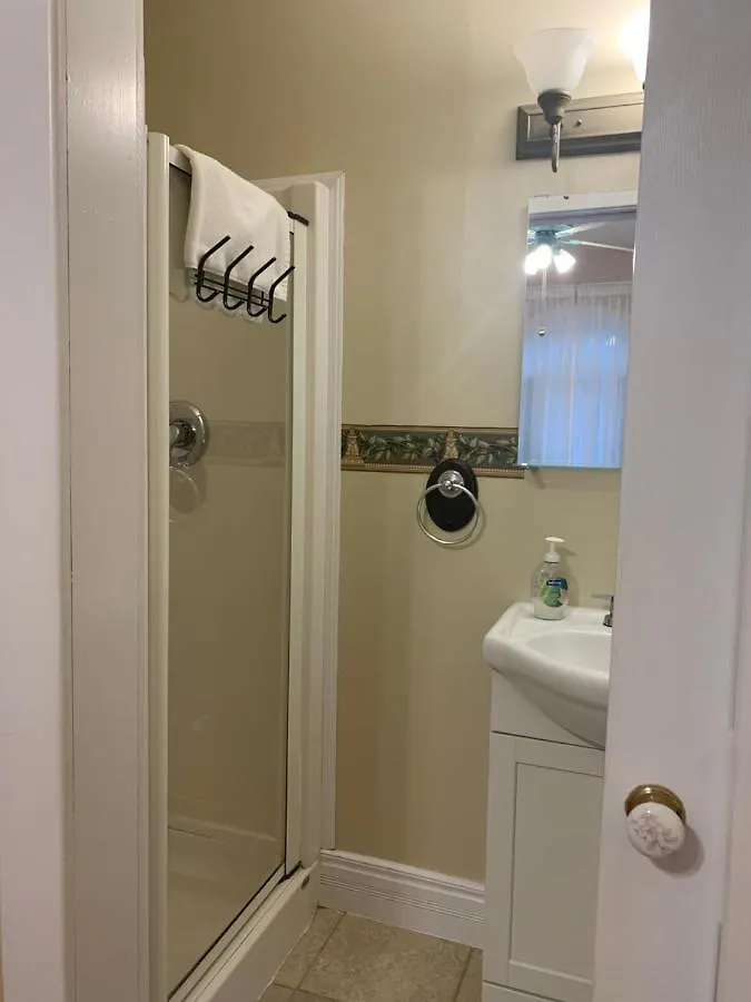 Strathaird Bed And Breakfast Bed & Breakfast Niagara Falls