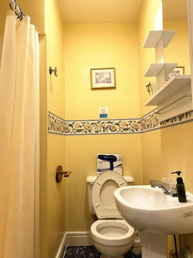 Strathaird Bed And Breakfast Niagara Falls