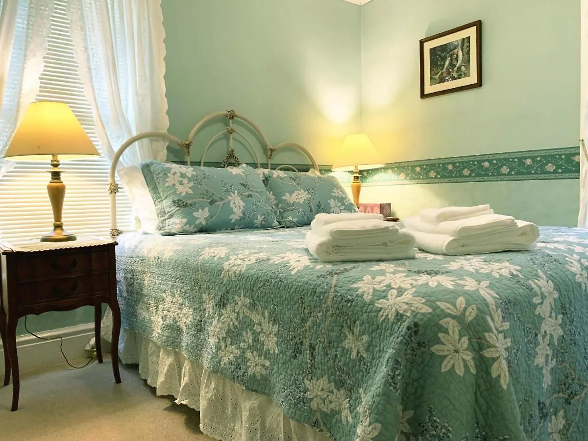 Strathaird Bed And Breakfast 3*, Niagara Falls